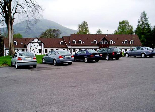 Restaurace A Penzion Ceska Hospoda Hermanice  Exterior photo